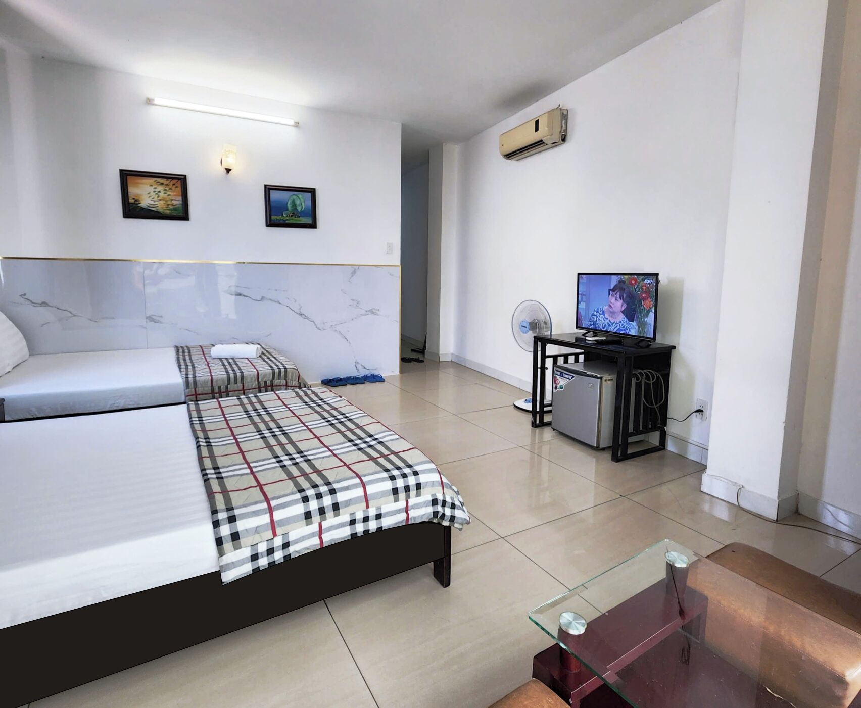 Blackout drapes, WiFi (free), bed sheets