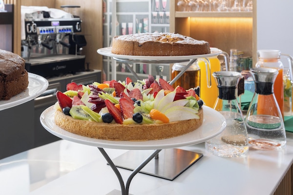 Daily buffet breakfast (EUR 9 per person)