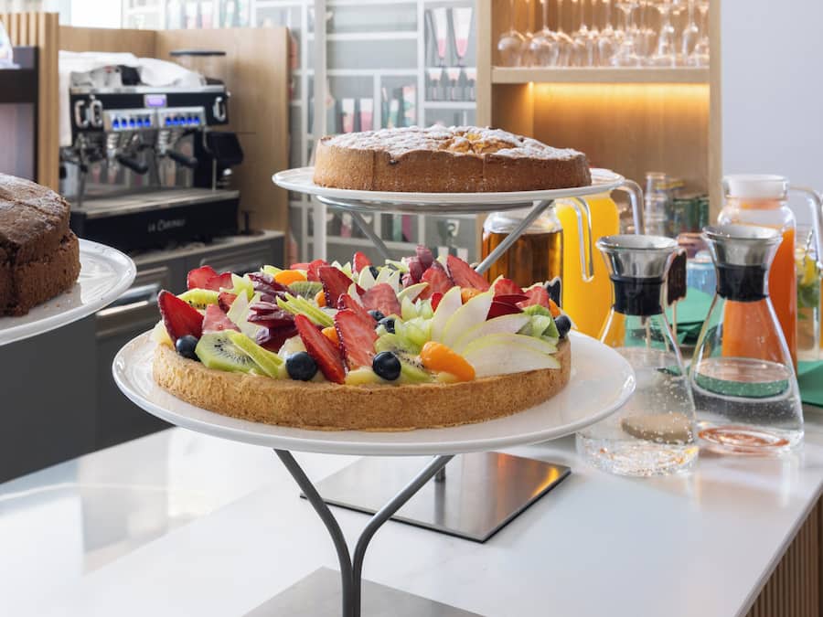 Daily buffet breakfast (EUR 9 per person)