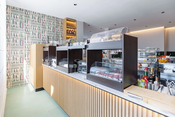 Daily buffet breakfast (EUR 9 per person)