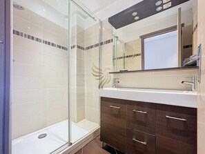 Hair dryer, towels - Apt3BR,AC,WiFi, sea view, parking, 3min to beach (Fréjus)
