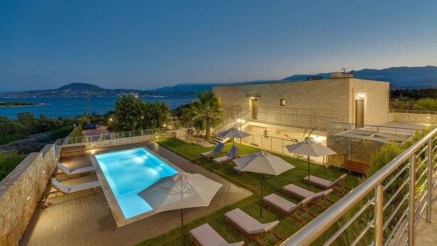 Outdoor pool - Stone villa with private pool close to Marathi beach (Kounoupidiana, Marathi, Chania)