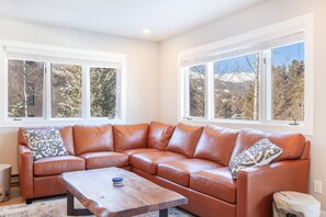 Smart TV, fireplace, table football - Walk to Main St & Trails | Hot Tub (Breckenridge)