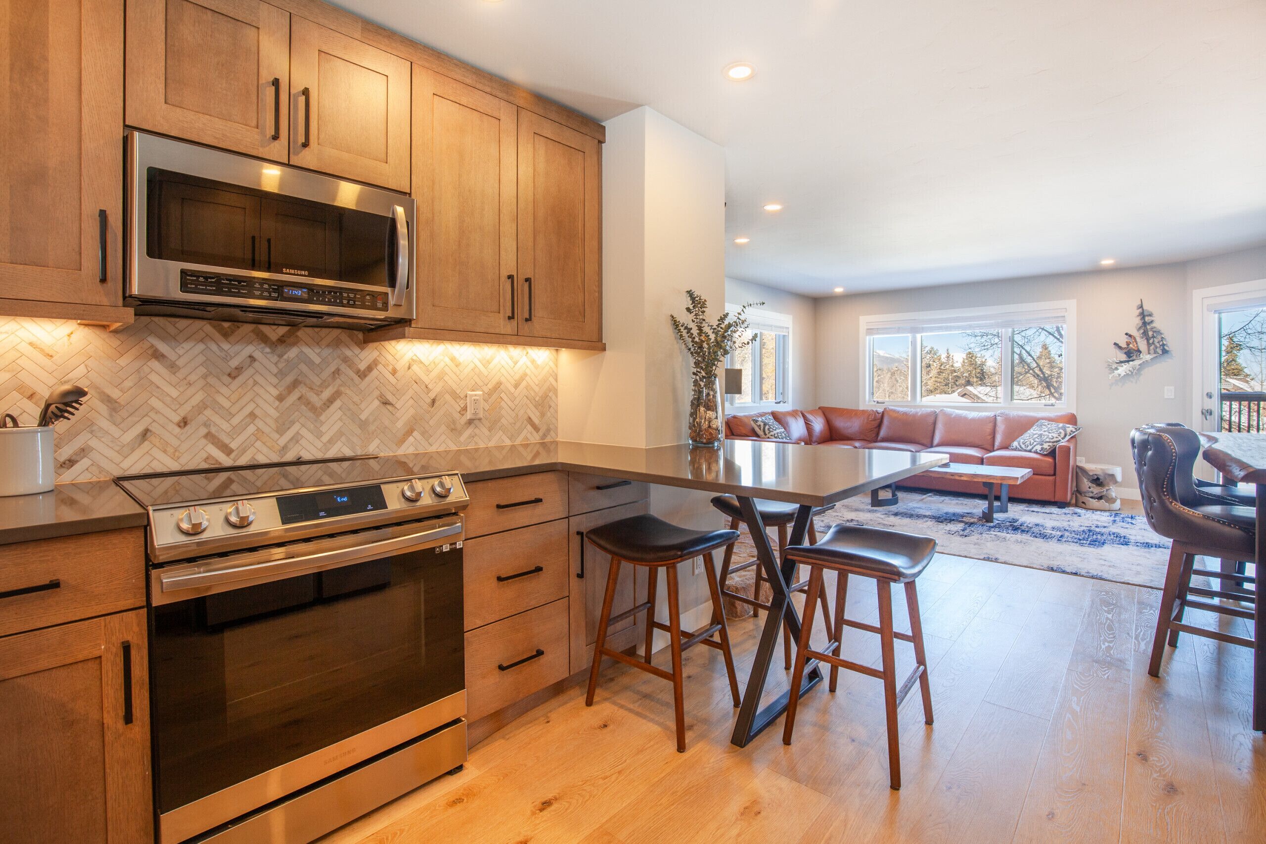 Kjøleskap, mikrobølgeovn, ovn og oppvaskmaskin