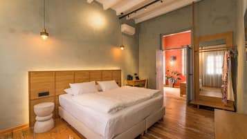 3 bedrooms, desk, iron/ironing board, WiFi