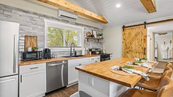 Fridge, microwave, oven, dishwasher