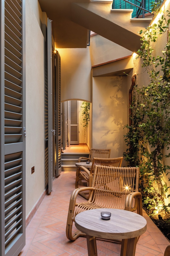 Apartamento superluxo, varanda, vista para o jardim | Terraço/pátio