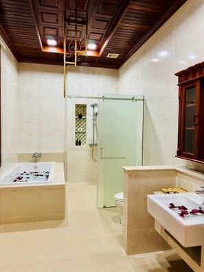 Chambre Double Deluxe | Salle de bain