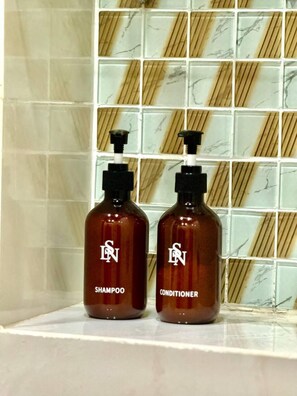 Chambre Double Deluxe | Équipements de salle de bain