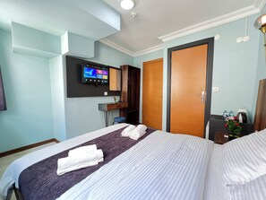 Free WiFi - Sandara Boutique (Istanbul)