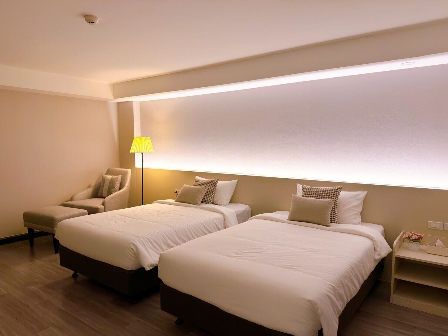 Habitación Deluxe con 1 cama matrimonial o 2 individuales, balcón, vista a la ciudad | Wifi gratis 