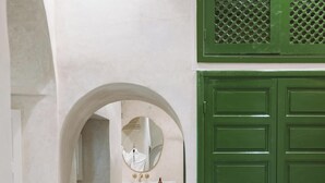 Deluxe-Doppel- oder -Zweibettzimmer, Poolblick