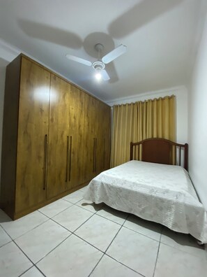 2 bedrooms, desk, iron/ironing board, travel cot