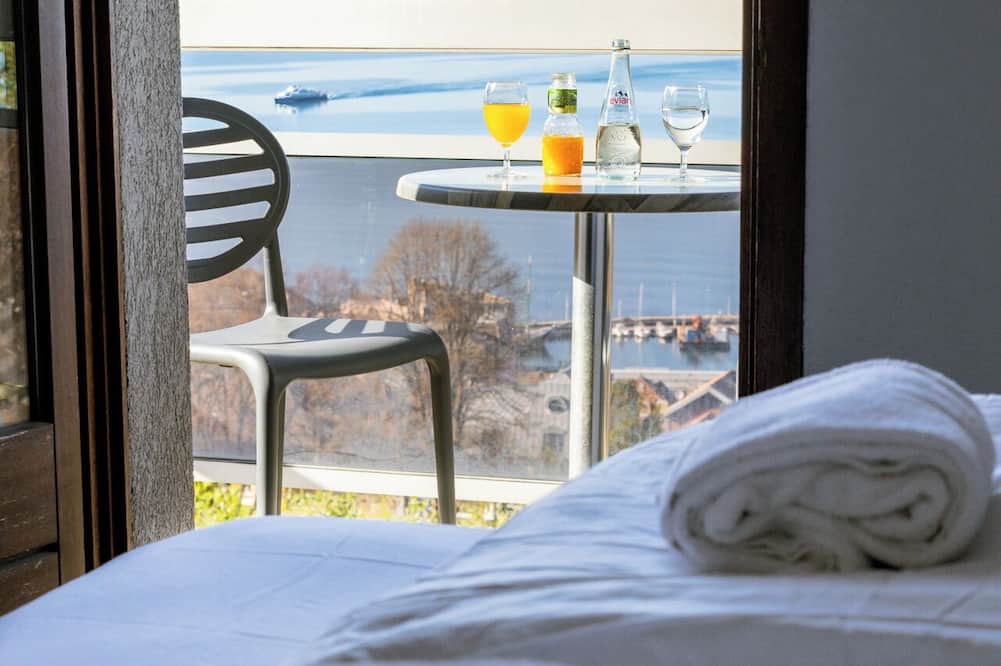Côté Lac Hostel