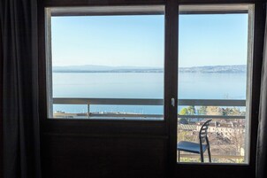 Superior Double or Twin Room, Balcony, Lake View | Free cribs/infant beds, bed sheets