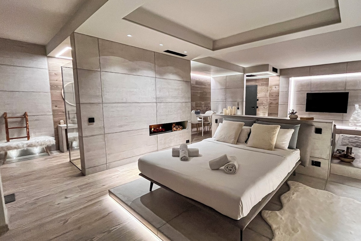 Deluxe Studio Suite, Terrace, Mountain View | 1 bedroom, premium bedding, down comforters, memory foam beds