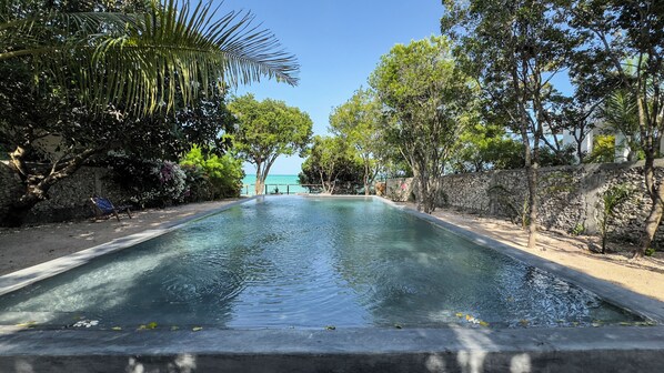 Decoración personalizada, muebles diferentes y wifi gratis