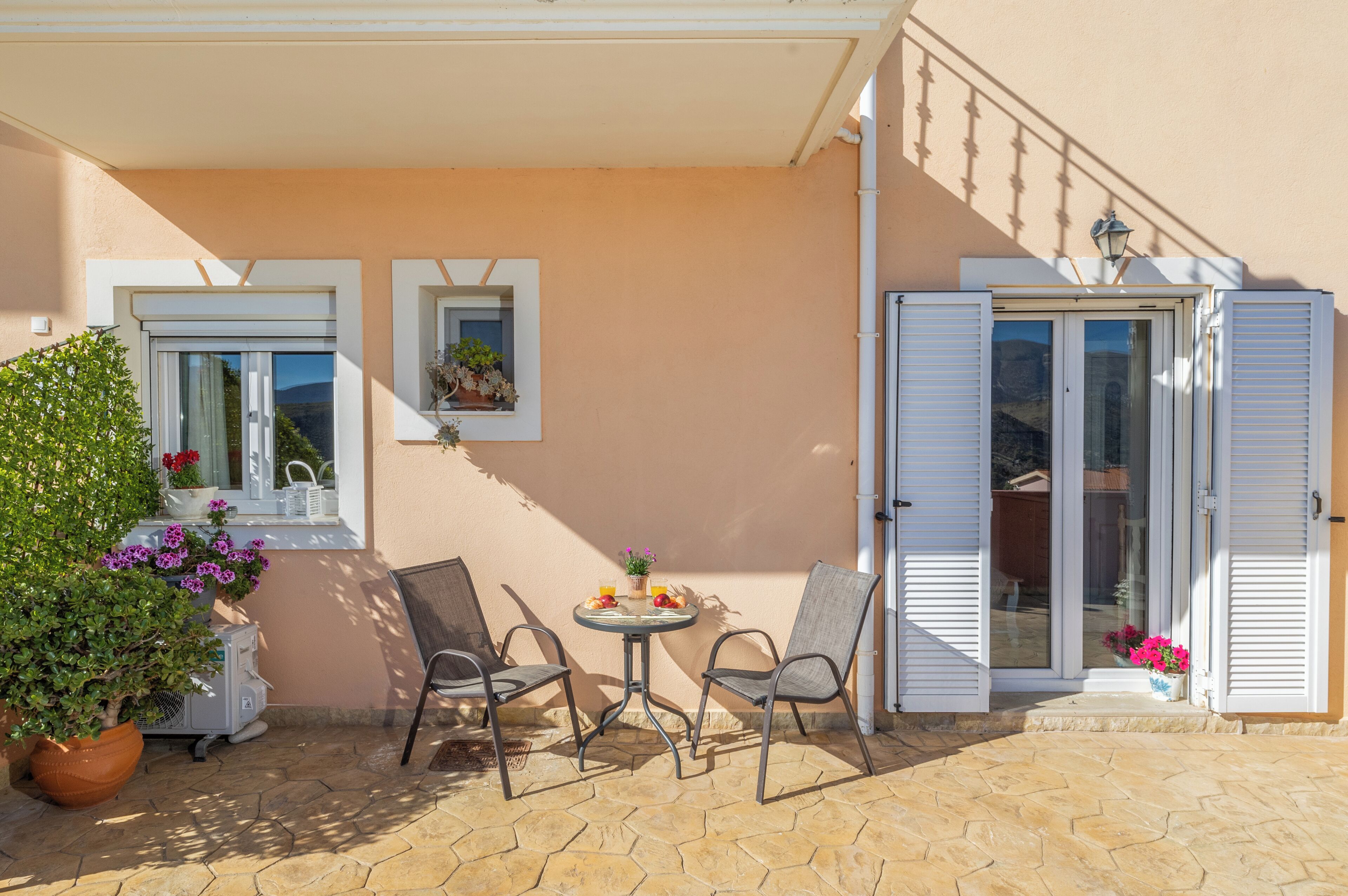 Comfort-huoneisto, 1 parisänky ja vuodesohva, merinäköala | Terassi/patio