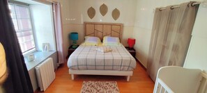 1 bedroom, iron/ironing board, travel crib, free WiFi - Single-storey house, typical of Brittany,. animals accepted.  (Paimpol)