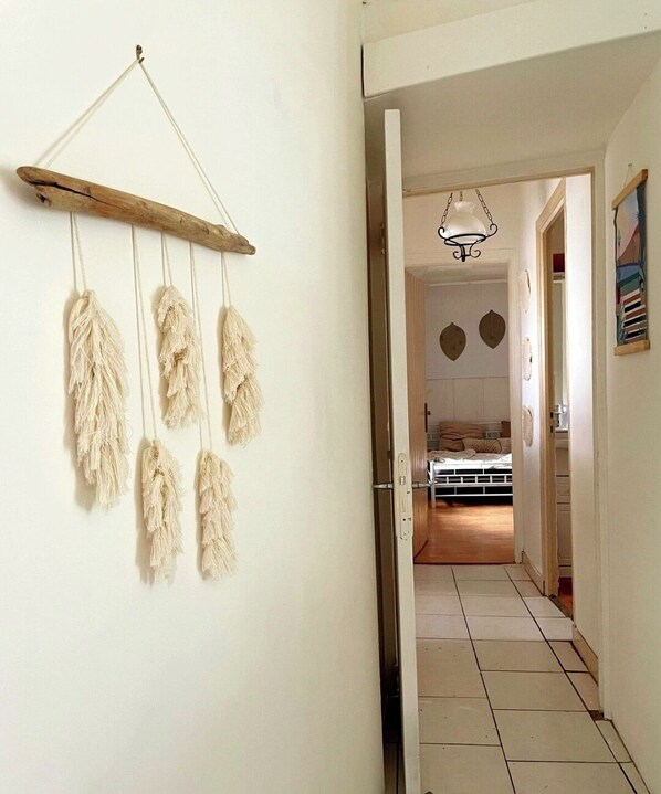 Interior - Single-storey house, typical of Brittany,. animals accepted.  (Paimpol)