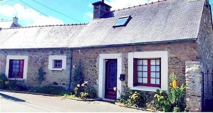 Maison typique bretonne Paimpol centre. Vos animaux à quatre pattes acceptés