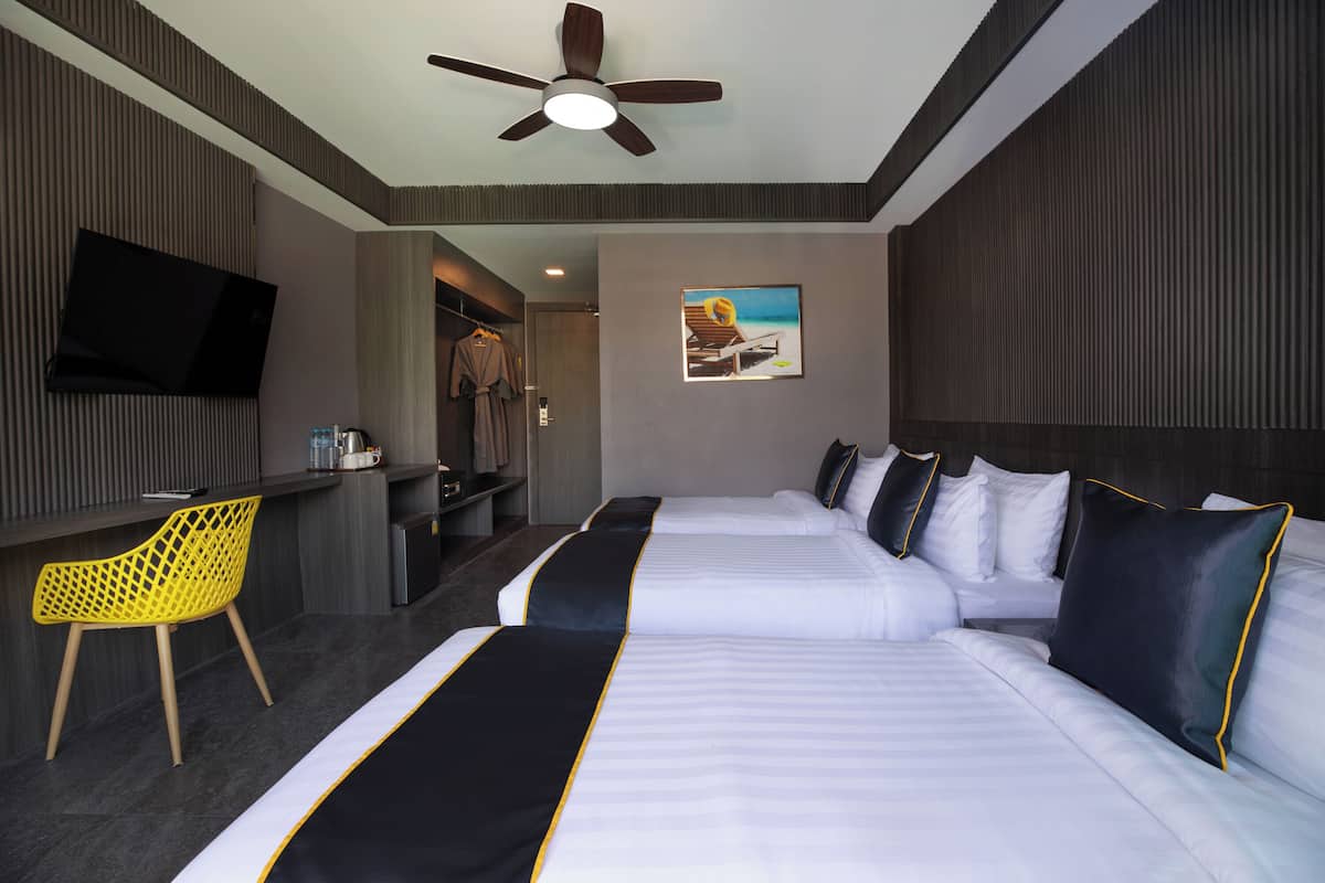 Chambre Triple « Premier » | 1 chambre, bureau, chambres insonorisées, Wi-Fi gratuit