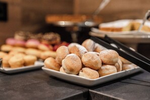 Free daily buffet breakfast