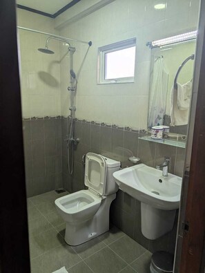 Bathroom - GG Lodge (Mirissa)