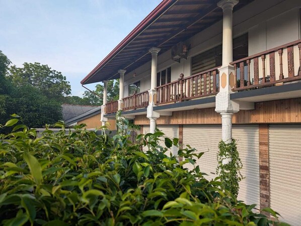 Front of property - GG Lodge (Mirissa)