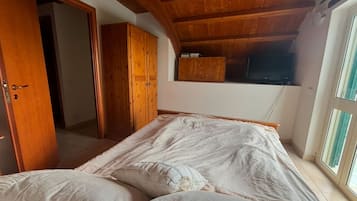 2 Schlafzimmer, Bügeleisen/Bügelbrett, Bettwäsche