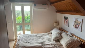 2 bedrooms, iron/ironing board, bed sheets