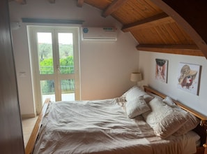 2 chambres, fer et planche à repasser, draps fournis