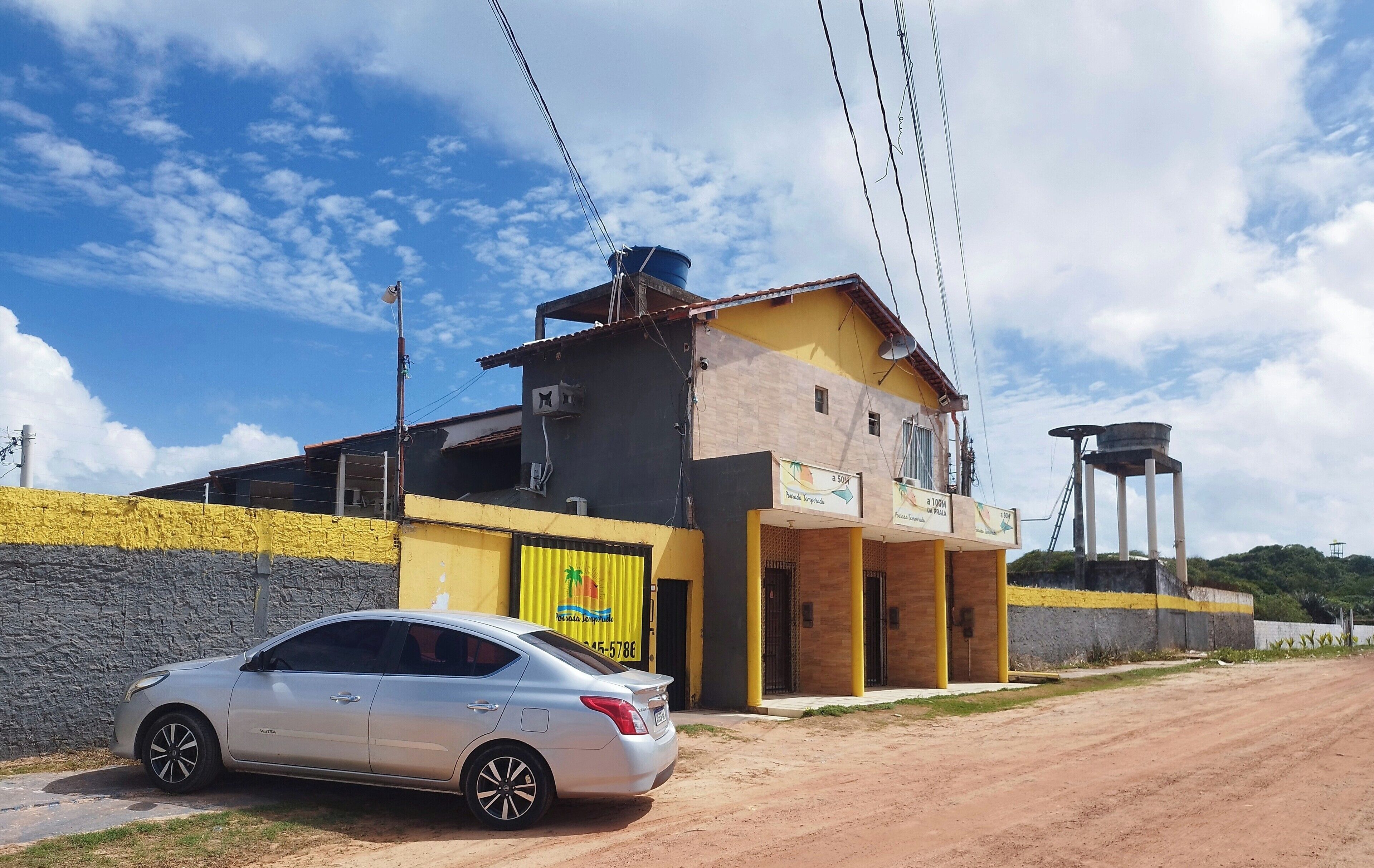 Fachada da propriedade