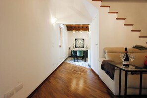 Apartment | Living area | Flat-screen TV