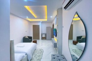 1 多间卧室、熨斗/熨衣板、WiFi、床单