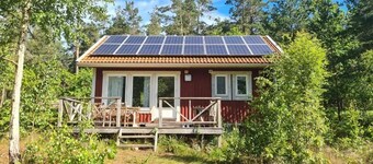 Cozy summer cottage on privately owned island with nature on the doorstep 