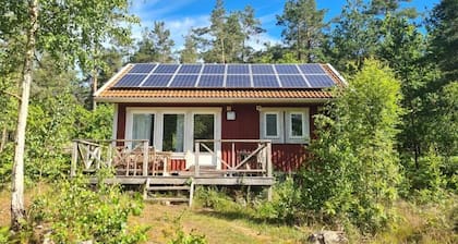 Cozy summer cottage on privately owned island with nature on the doorstep