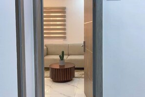 Interior - 1Bed&Parlour(B4)@Lekki PH 1.24/7 Pwr By NgoZiLivin

 (Lekki)