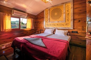 Deluxe Room | Bed sheets