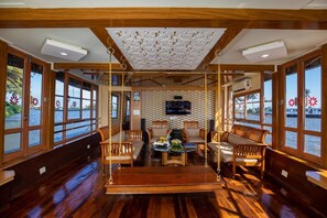 Lobby lounge - Kerala Nature Houseboat by Coco floatel (Ambalapuzha)