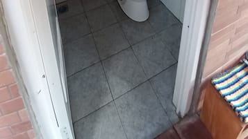 經典複式房屋, 山景 | 浴室 | 淋浴設備、免費盥洗用品、拖鞋、毛巾