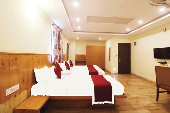 Deluxe Double Room | Free WiFi