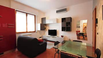 Apartment, Balcony | Living area