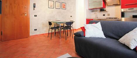 Apartment, Balcony | Living area