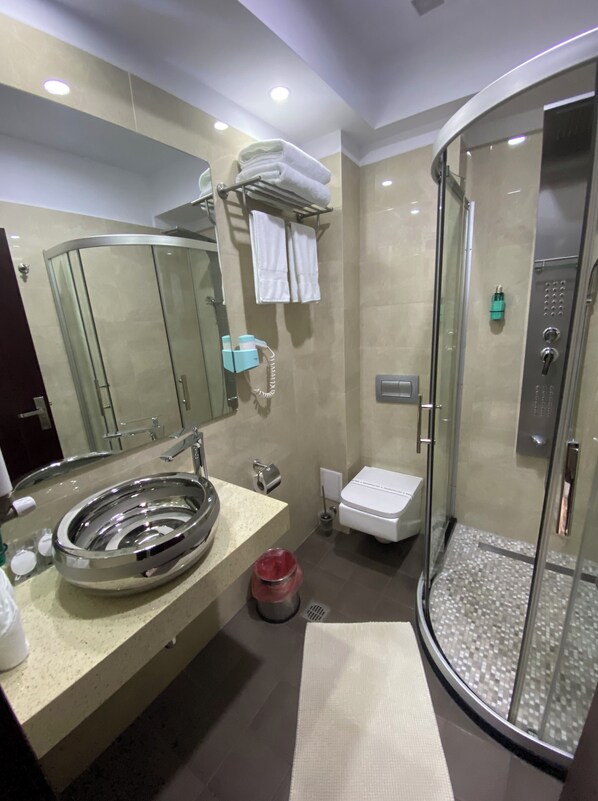 Bathroom - Hotel Terra Iasi (Iasi)