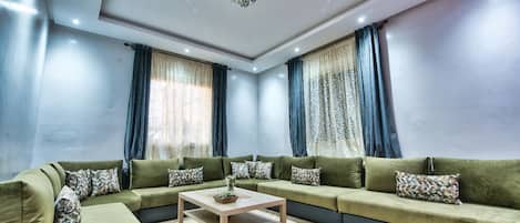 Appartamento Comfort, balcone, vista oceano | Pasti in camera