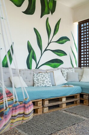 Apartment, Smoking | 2 bedrooms, desk