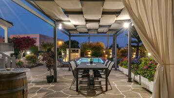 House, Smoking | 4 bedrooms, desk