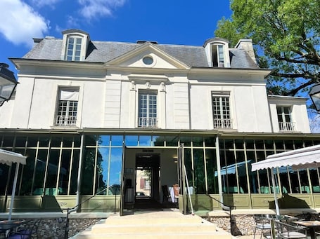 Bahagian luar. IL MAESTRO - HOTEL RESTAURANT DU CHATEAU