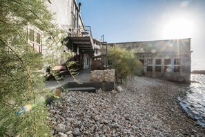 House - Kito- Transformed House on the Water s Edge (Chania)